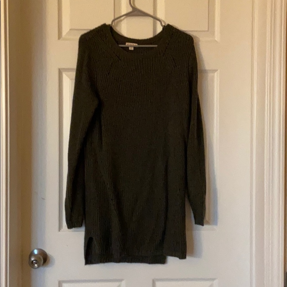 Oversized green sweater